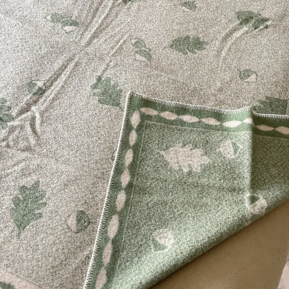 Vtg FARIBAULT Mill Wool Blanket Faribo Acorn Green 80x50 Faribault Oak Cabin USA